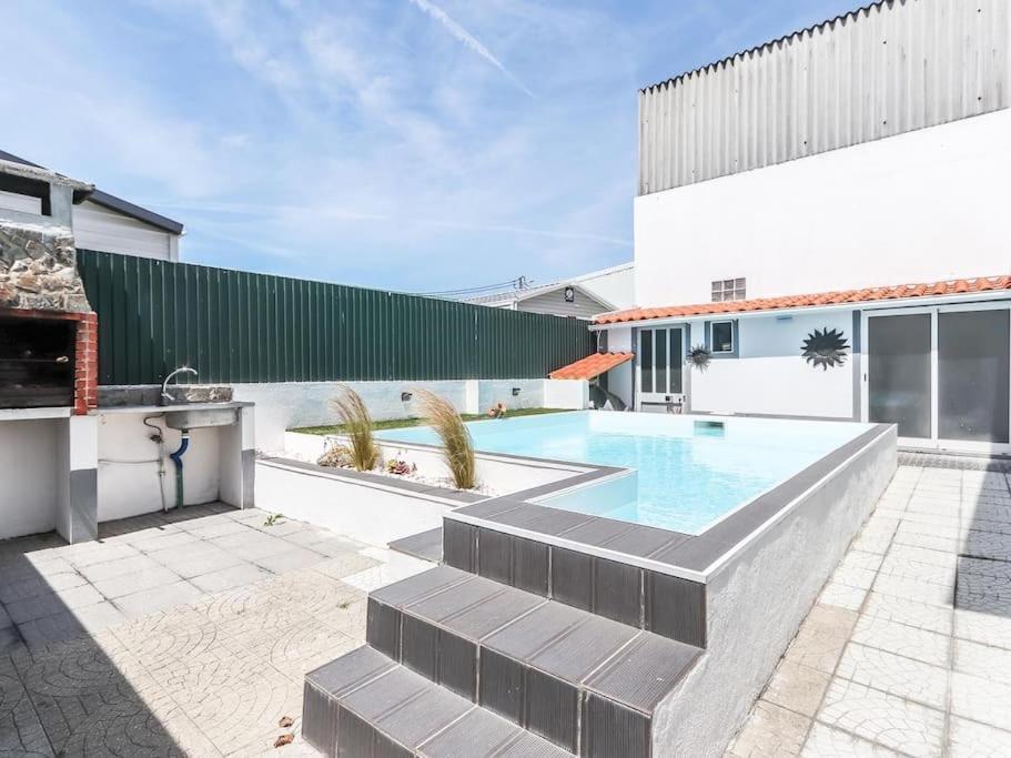 Portucale ! Charneca Caparica Pool Holiday home *